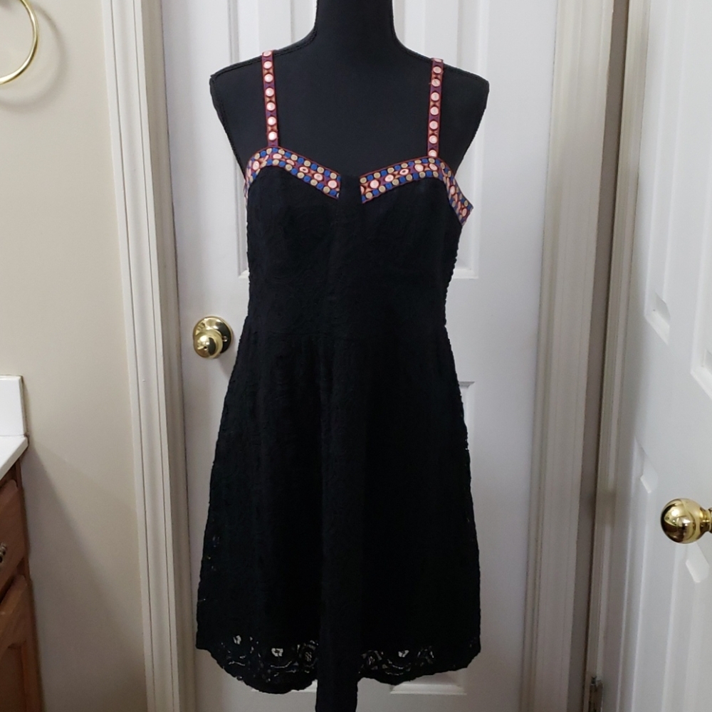 Xhilaration Women's Black Lace Sleeveless Dress